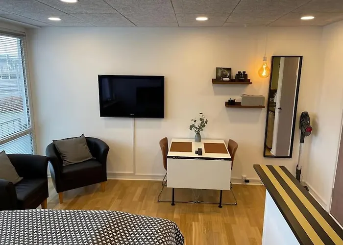 Bo I Centrum Med Egen P-Plads, 5G Wifi Og Apple Tv